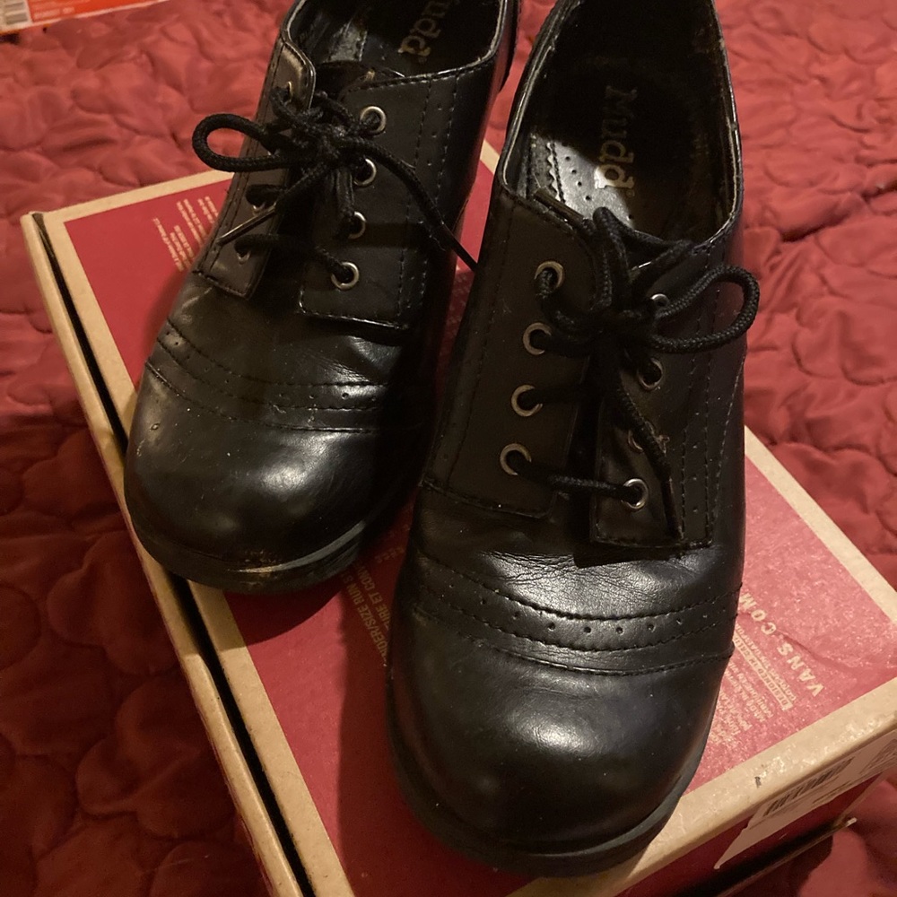 WOMEN’S MUDD BLACK PATENT HEELS - SZ 8 EUC